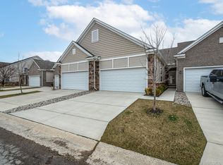 851 Plum Village Dr, Monroe, MI