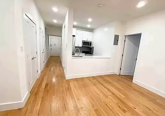 Rented by EastMount Realty LLC | media 1