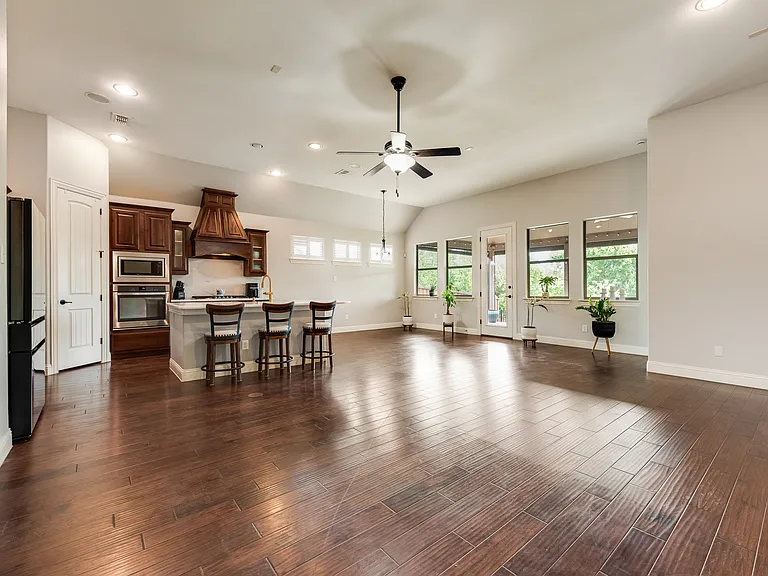 2112 Benjamin Creek Dr — Photo 12