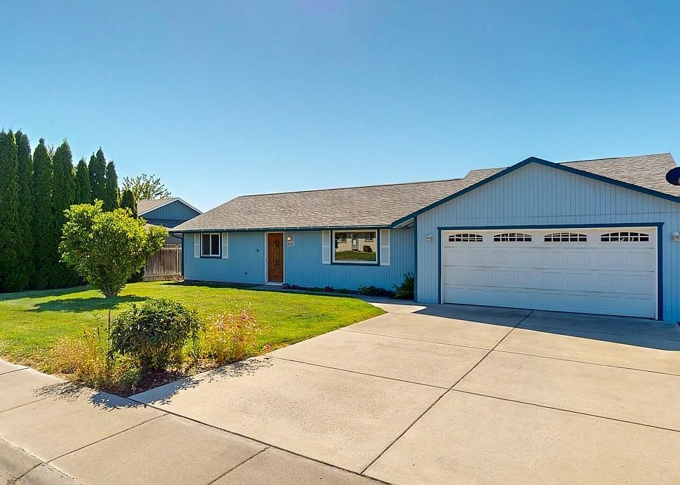 1st image of 4821 Holly Way