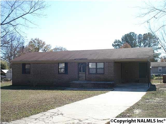1st image of 726 Larkwood Cir SW