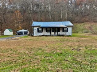 49577 State Route 154, Negley, OH 44441