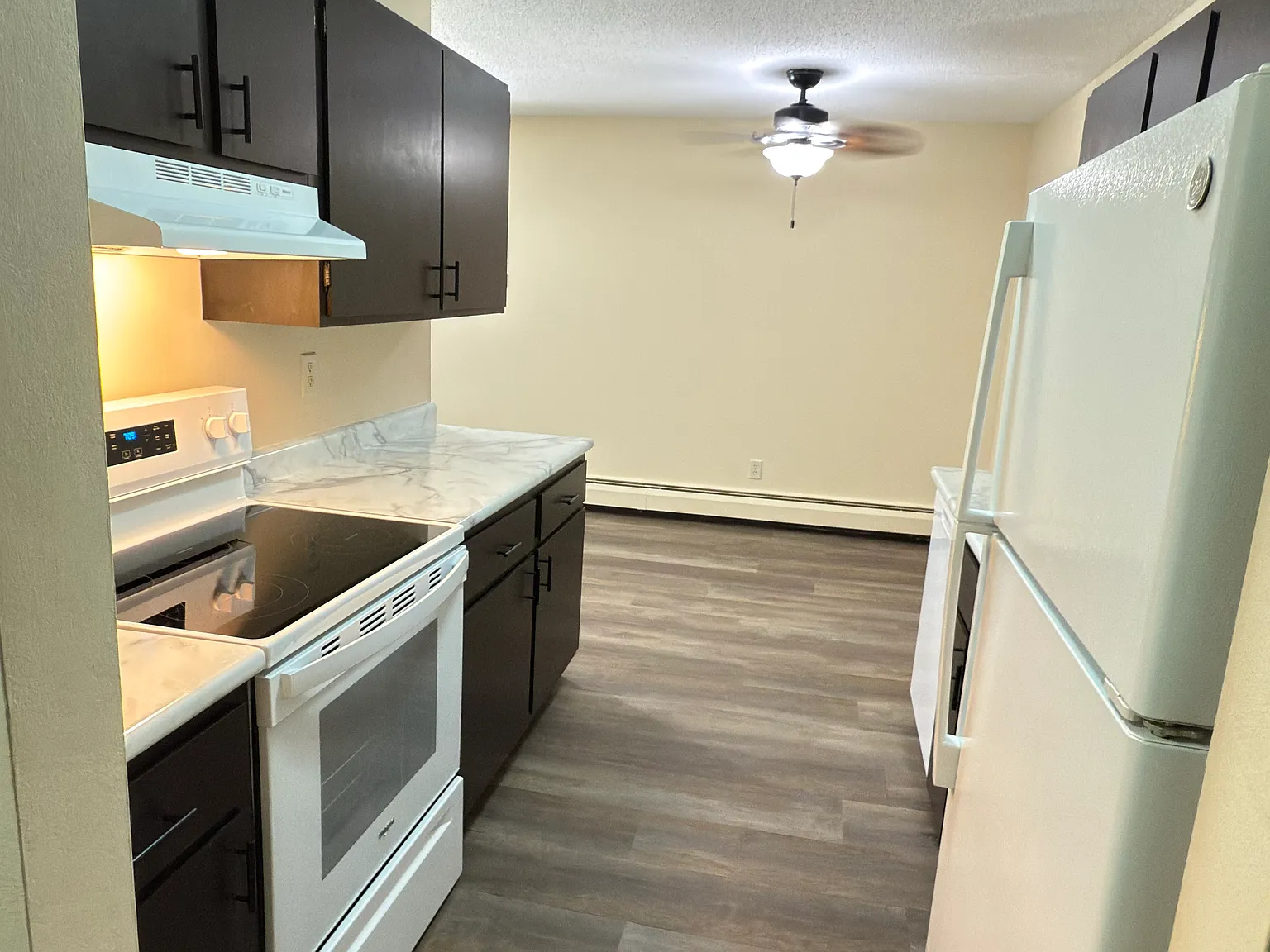 Oakmont Apartments — Photo 2