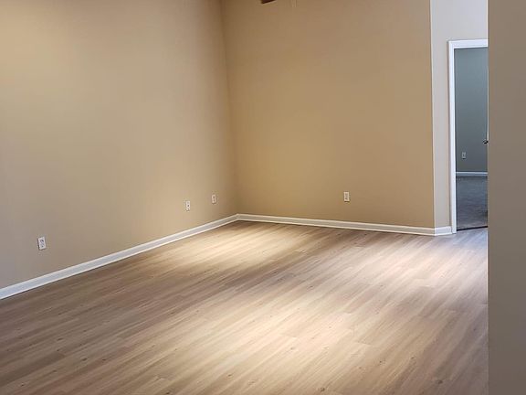 4th image of 1003 Otter Creek Dr