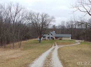 627 Pinhook Rd, Bedford, IN 47421