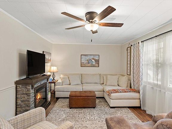 5th image of 402 Holbrook Ave