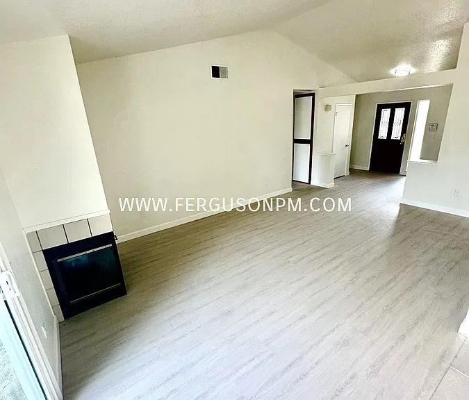 1320 Anna St — Photo 9