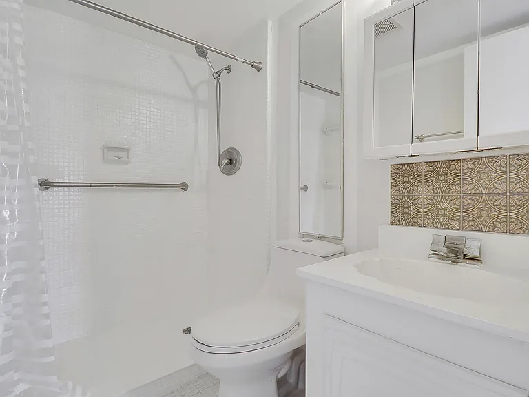 410 Wilma Cir #308 — Photo 18