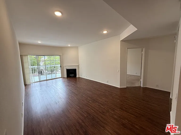 1440 Rexford Dr #105 — Photo 2