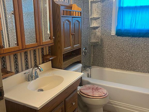 2nd image of 891 S Hampton Rd