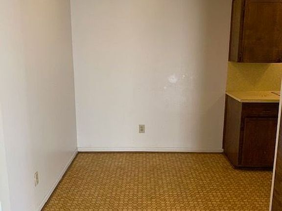 3rd image of 502 Mary St #202