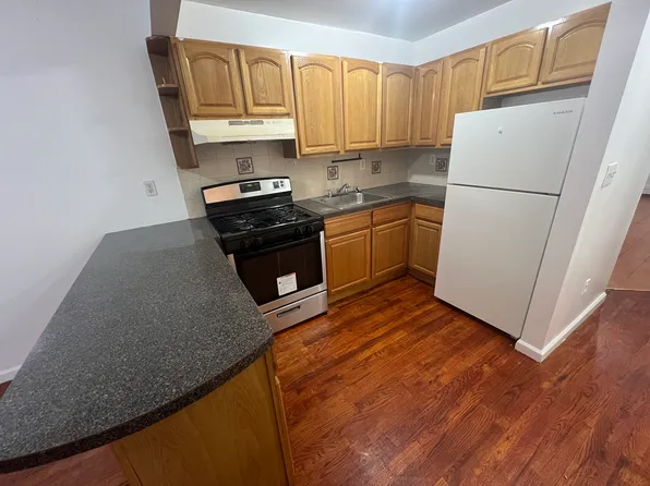 407 Kosciusko Street image 3 of 7