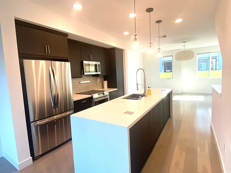 1522 Prescott St — Photo 3