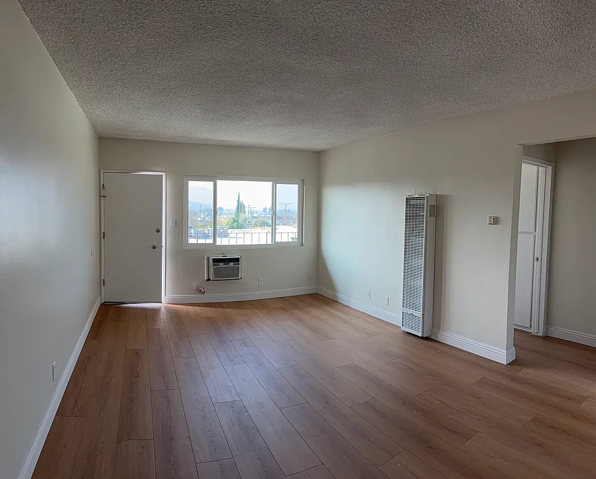 Building Photo - 1069 Grover Ave #11
