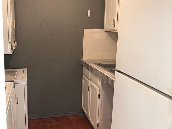 3rd image of 307-3 Bolivar Ave
