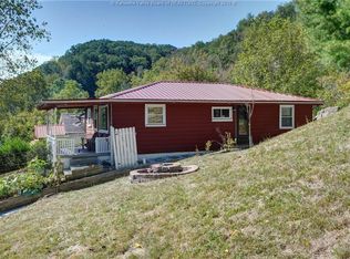 10731 Coal River Rd, Saint Albans, WV 25177