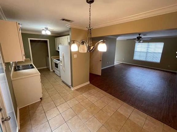 4th image of 9500 Highway 165 S APT 3