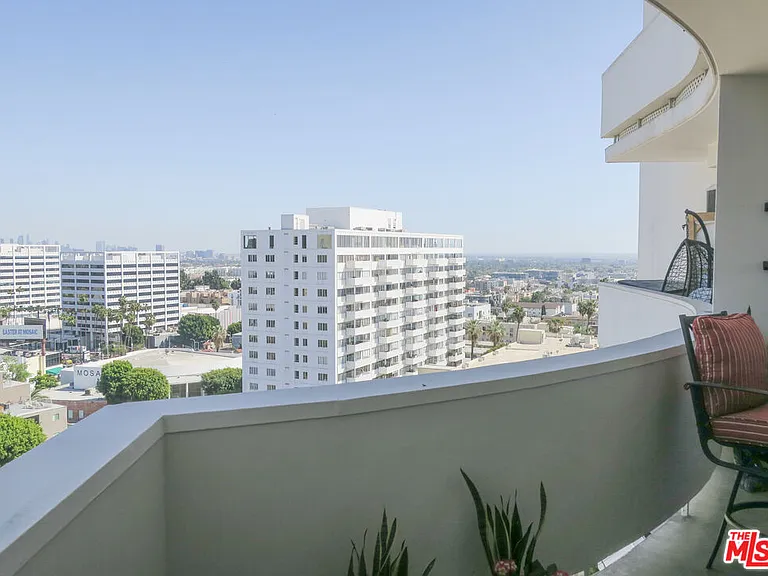 7250 Franklin Ave #801 — Photo 1