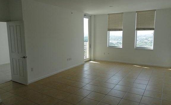 4th image of 511 SE 5th Ave APT 1812