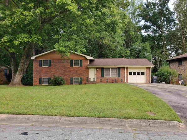 2476 Burton Cir, Morrow, GA 30260