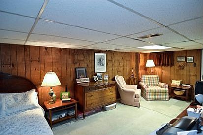 5th image of 433 E 157th Pl