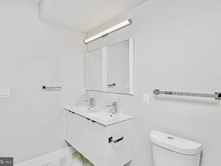 Brand New Luxury Apartments — Photo 22
