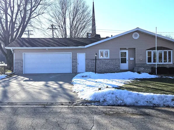 2708 4th St, Monroe, WI 53566