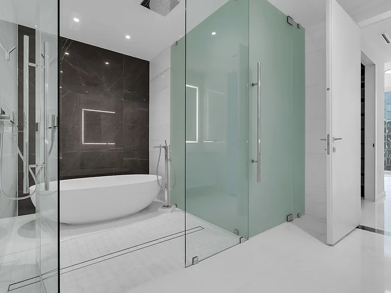 300 Biscayne Boulevard Way #3008 — Photo 18