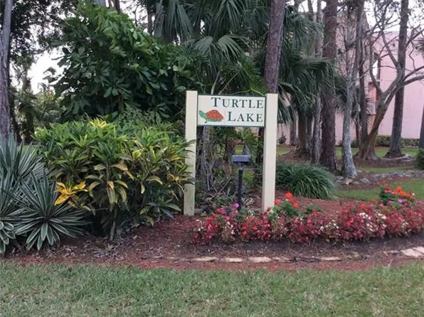 170 Turtle Lake Ct APT 312, Naples, FL 34105