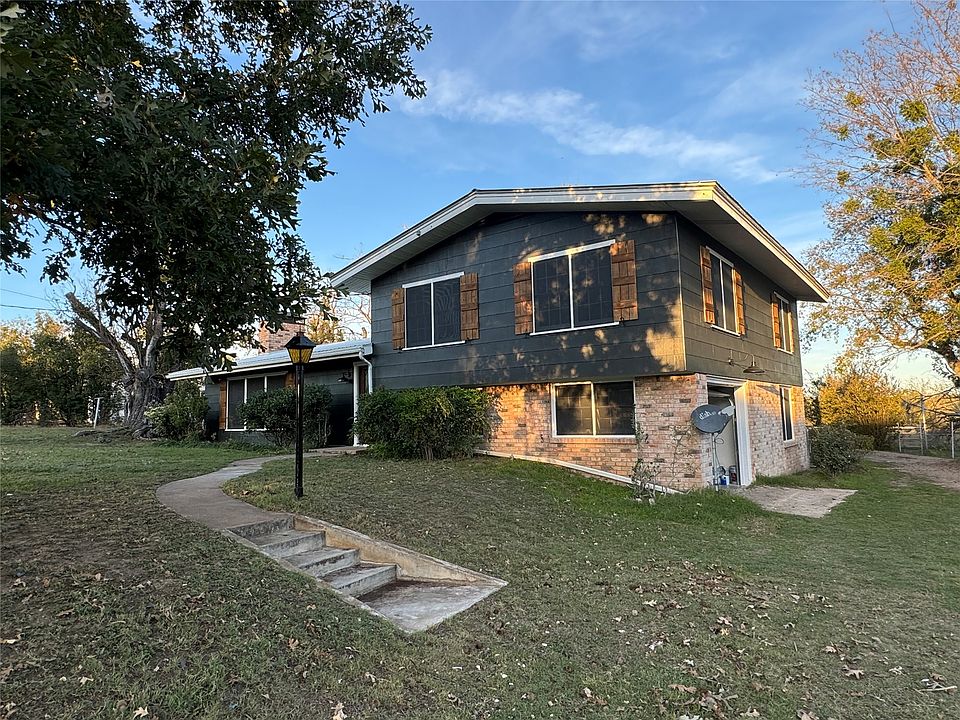 1st image of 915 Old Stephenville Hwy