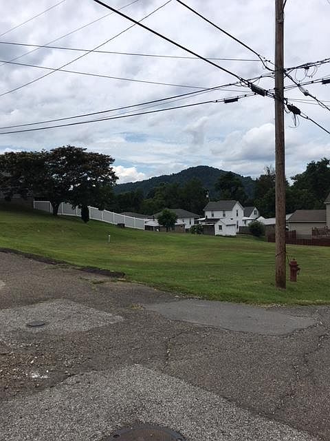 2nd image of 713 N 7th Ave