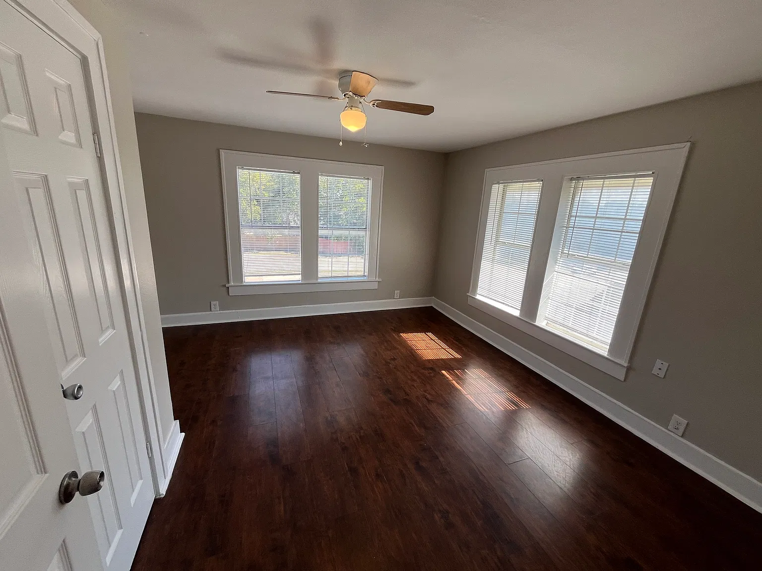 1 bed, 886 sqft, $950 — Photo 4