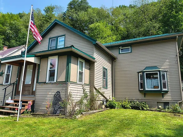 22 Mechanic St, Rouseville, PA 16344