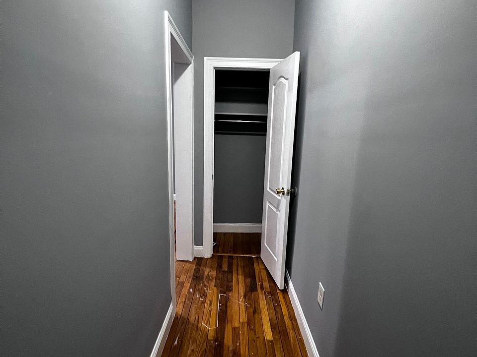 1st image of 928 21st St APT 23