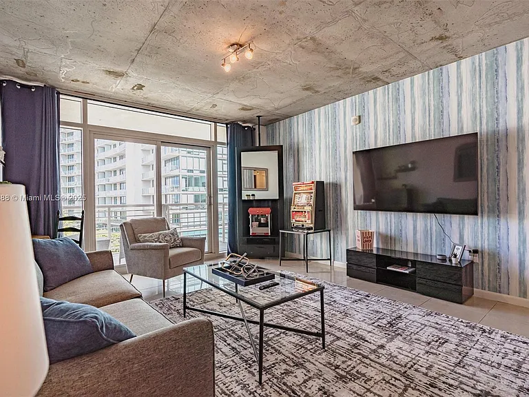 3250 NE 1st Ave #719 — Photo 3