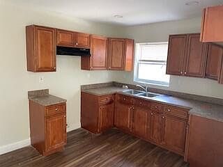 4th image of 1635 NE 4th Court