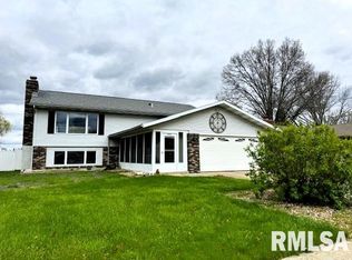 103 Springbrook Dr, Springfield, IL 62702