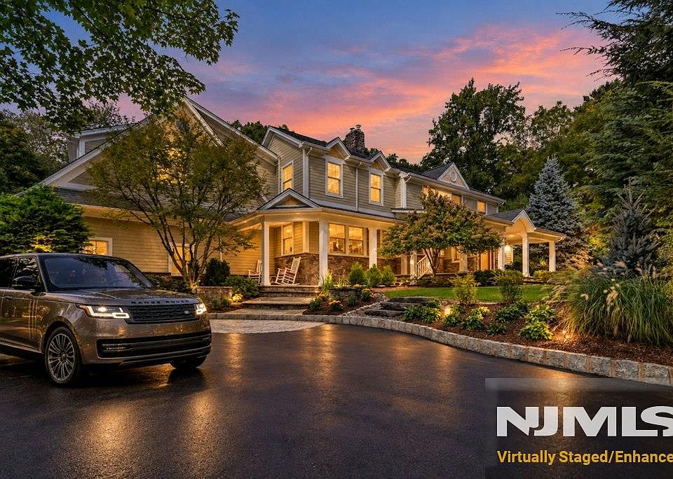 1st image of 85 Vanderbeck Lane