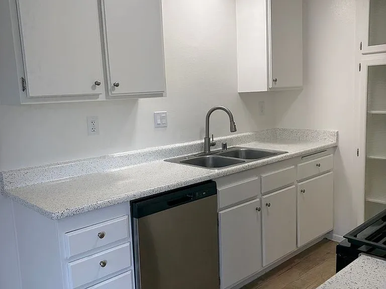 Sutter's Mill Apartments — Photo 26
