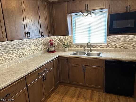 4th image of 1757 Liberty Dr
