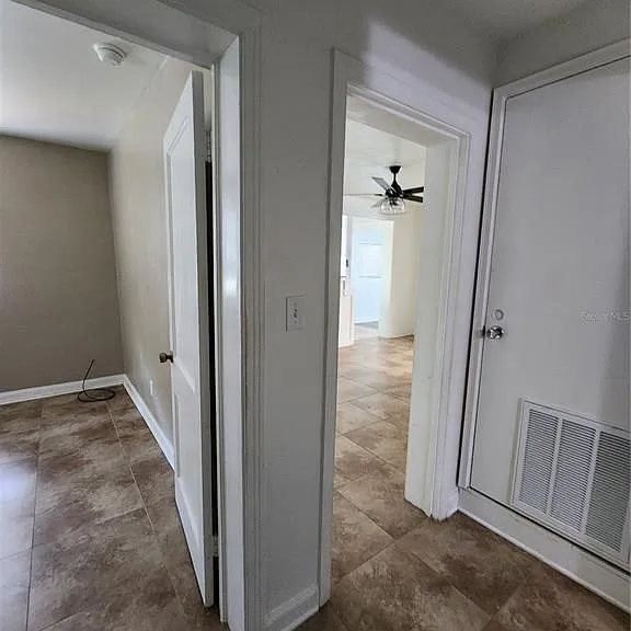 1014 NE 10th Pl — Photo 41