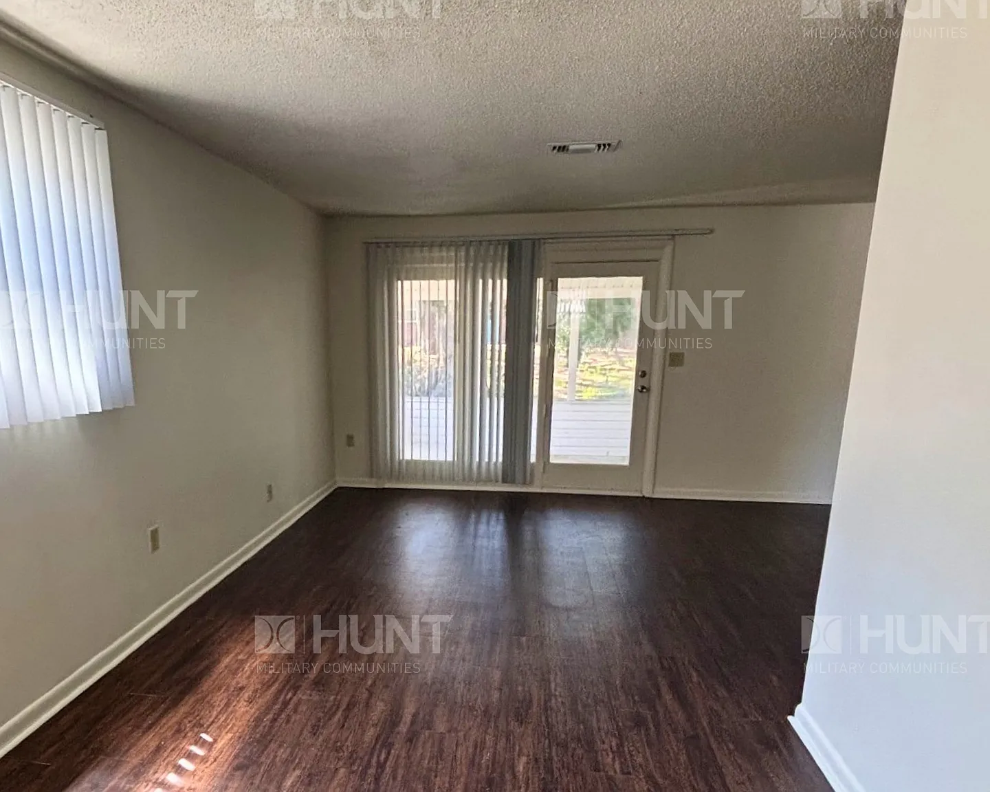 3 bed, 1.5 bath, 1301 sqft, $1,625 — Photo 3