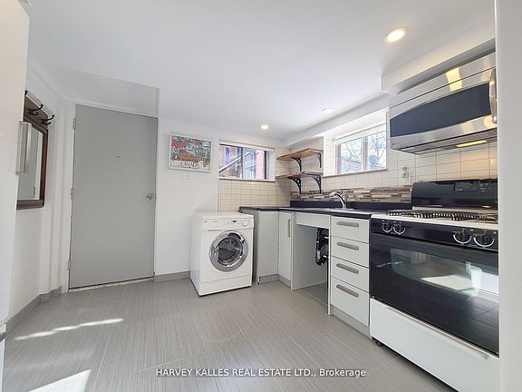 5th image of 27 Hiawatha Rd #5