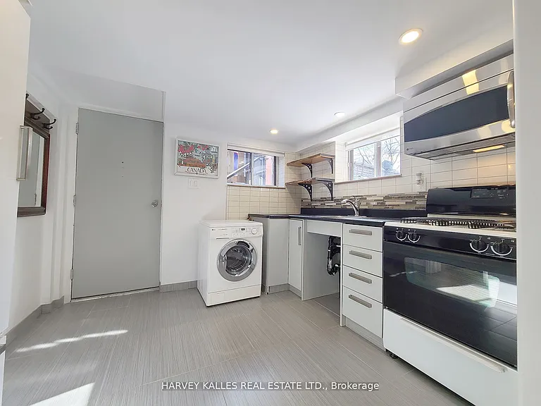 27 Hiawatha Rd #5 — Photo 5