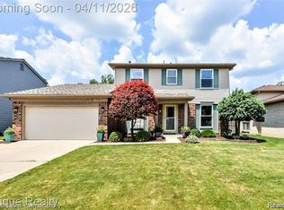 42486 Saltz Rd, Canton, MI 48187