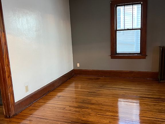 2nd image of 615 Snelling Ave N #2