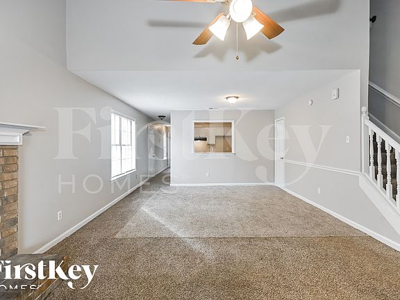4th image of 5855 Plum Valley Dr