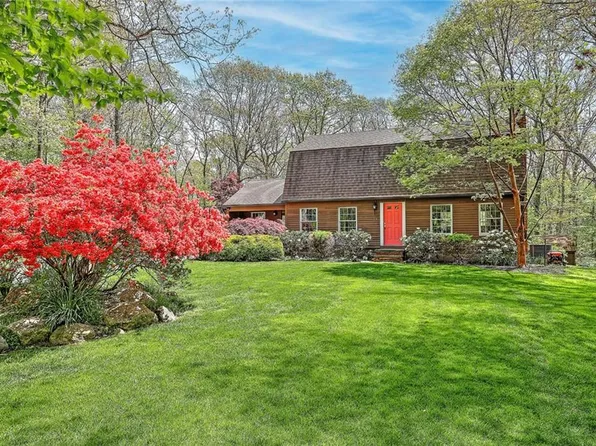 219 Estelle Dr, South Kingstown, RI 02892