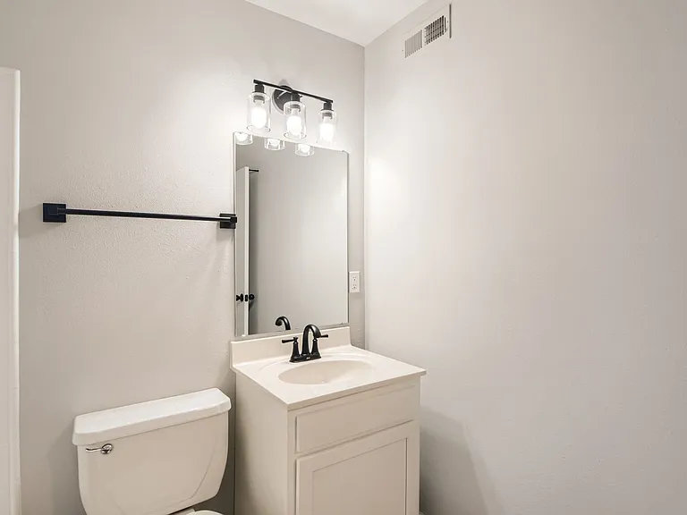 2102 Carmel Dr #206 — Photo 10