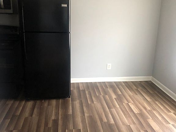 3rd image of 2642-2644 Cleveland Blvd #53